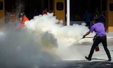 Rebus repetita operam sustentacionem usum carbonis dioxide ignis extinguishers